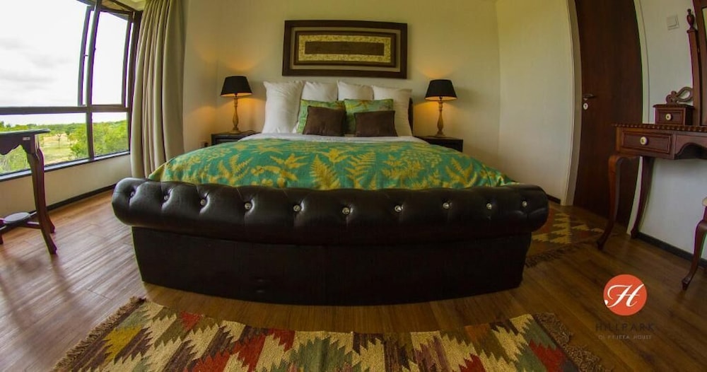 Grand Bungalow photo 1