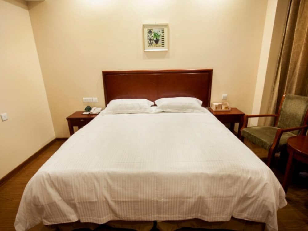 Room, 1 King Bed (domestic guests only 仅接待中国旅客) photo 2