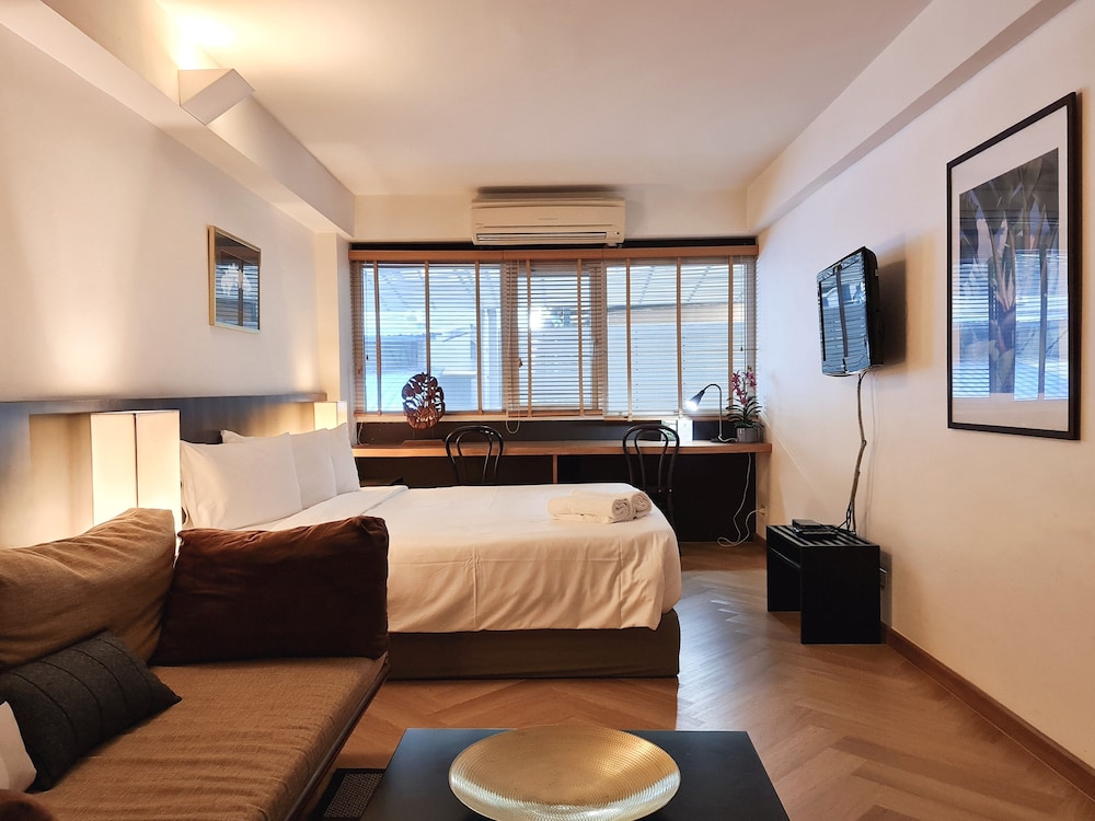 No.1 Suite Escape : King bed + Sofa bed photo 3
