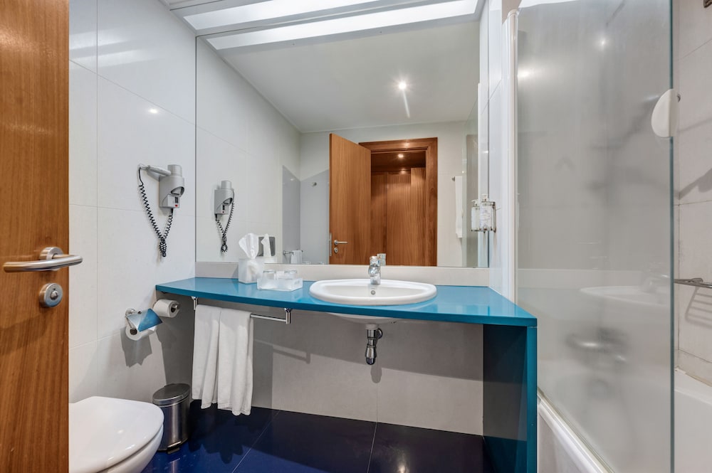 Twin Room, Partial Sea View - Photo 5