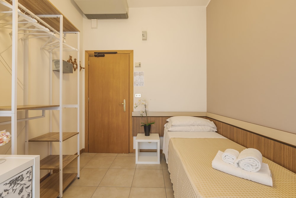 Single Room, Balcony (bunk bed) photo 1