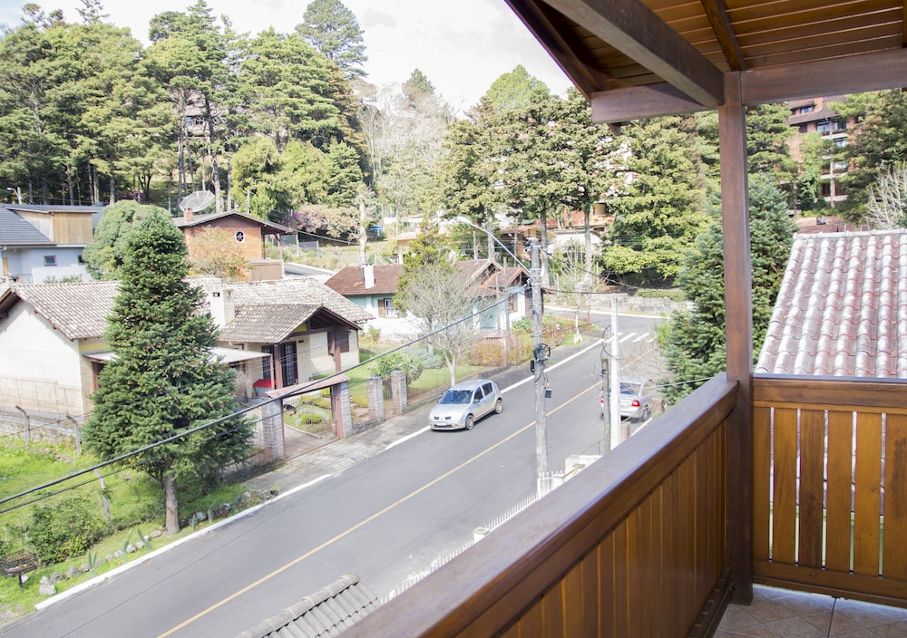 Family Apartment, Multiple Beds, Non Smoking, Garden View photo 3