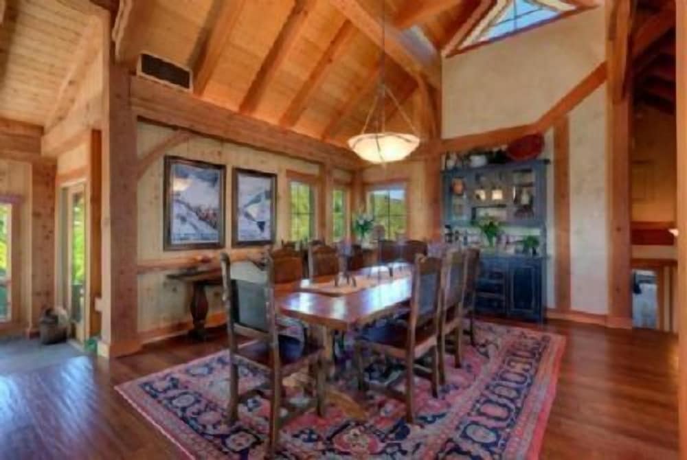 House, 4 Bedrooms photo 2