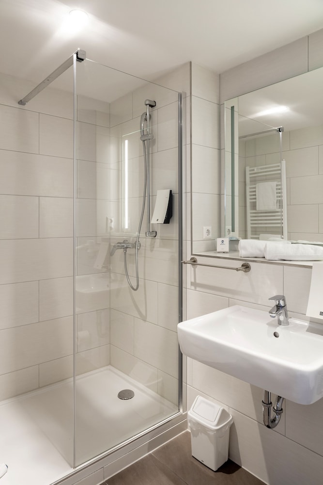 Basic Triple Room photo 2