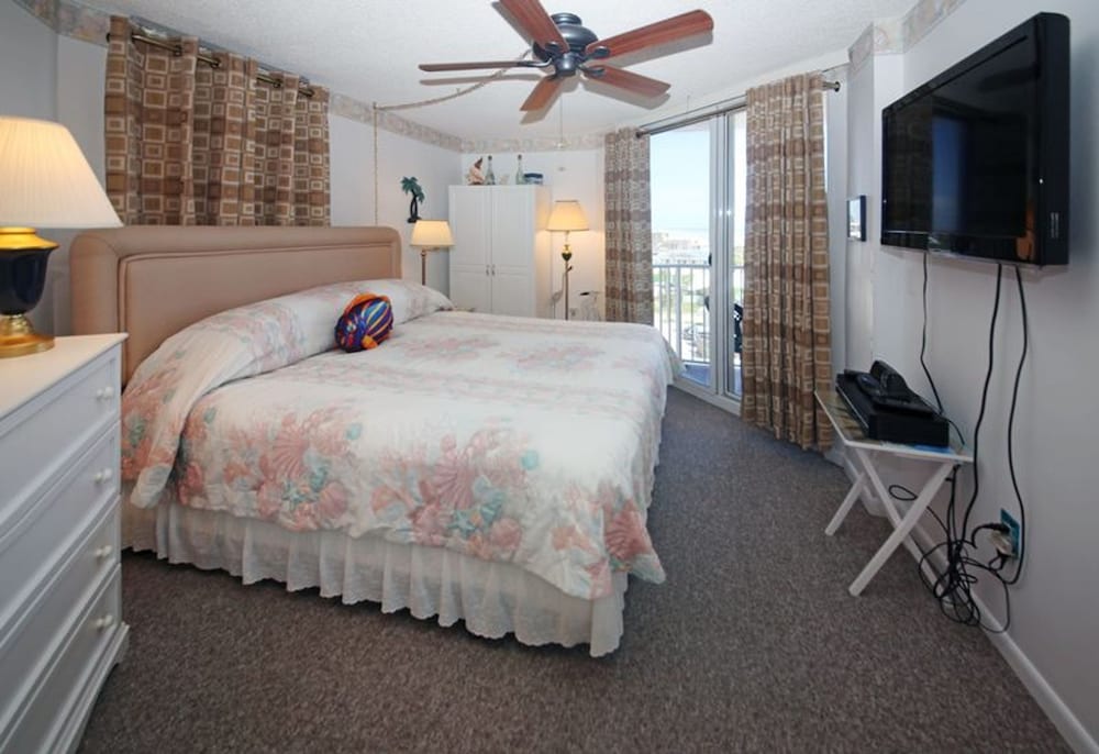 Condo, 2 Bedrooms photo 1