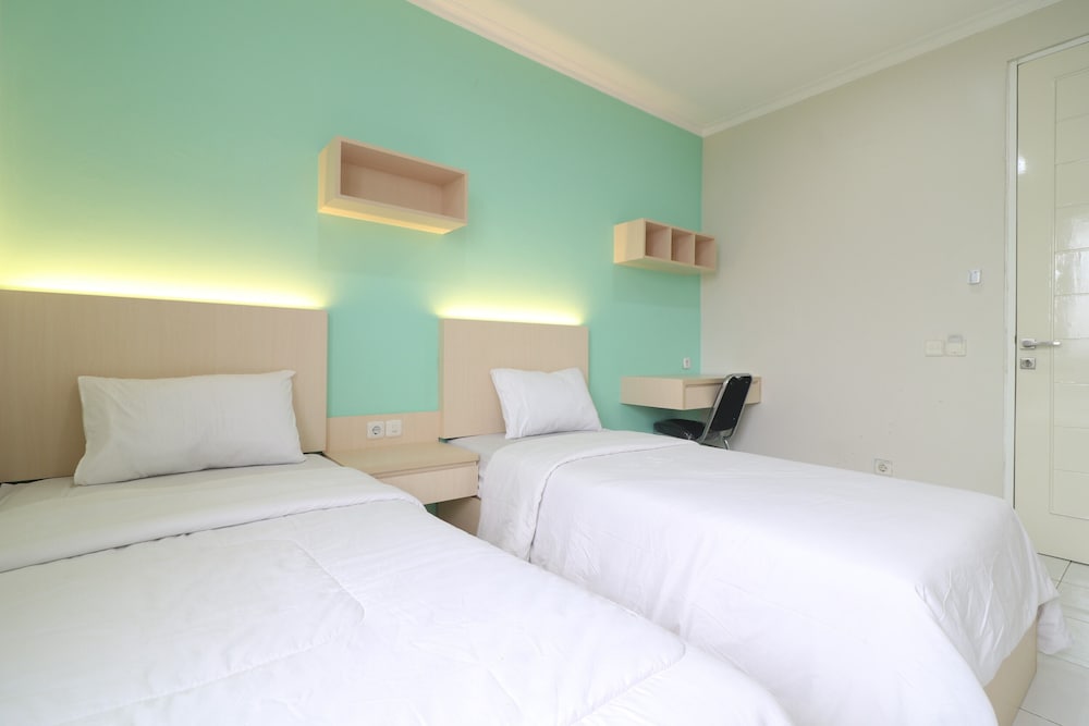 Twin Room - Photo 3