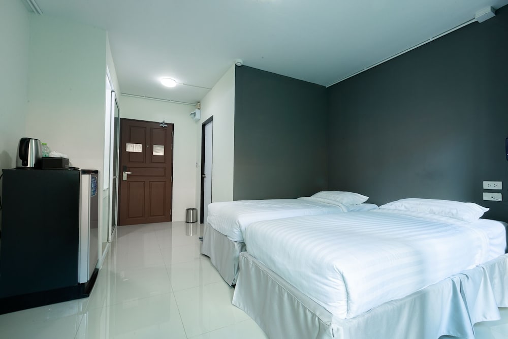 Deluxe Room, 2 Twin Beds, Balcony photo 3