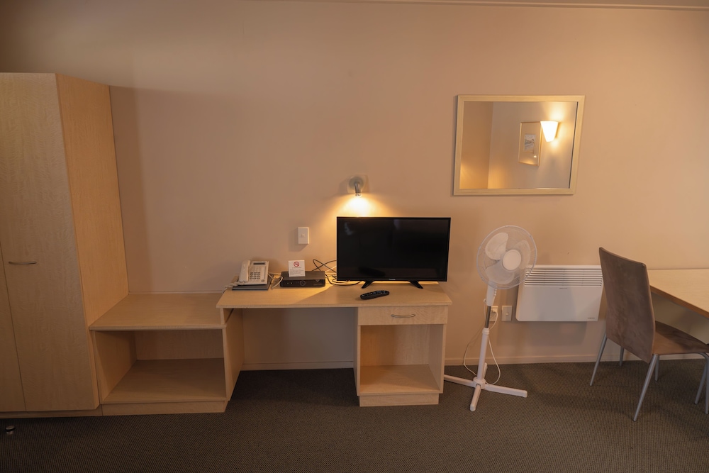 Double or Twin Room, Multiple Beds (1 Queen & 1 Single bed)