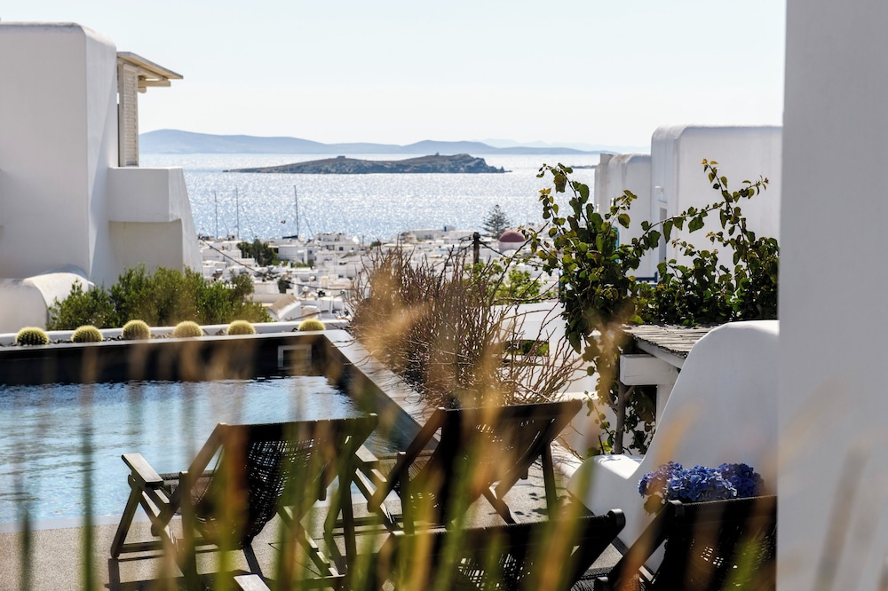 Premium Double Room, Pool View - Photo 7