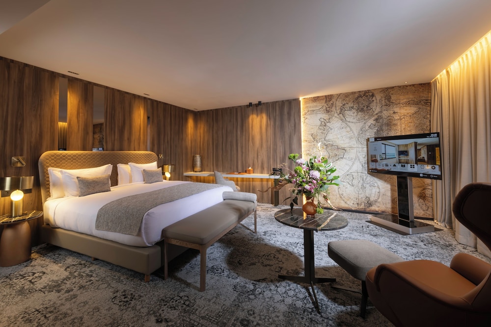 Executive Suite