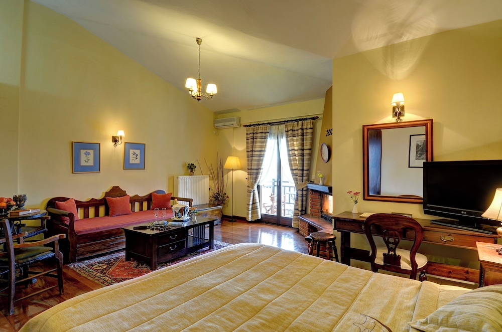 Deluxe Double or Twin Room, Lake View photo 1