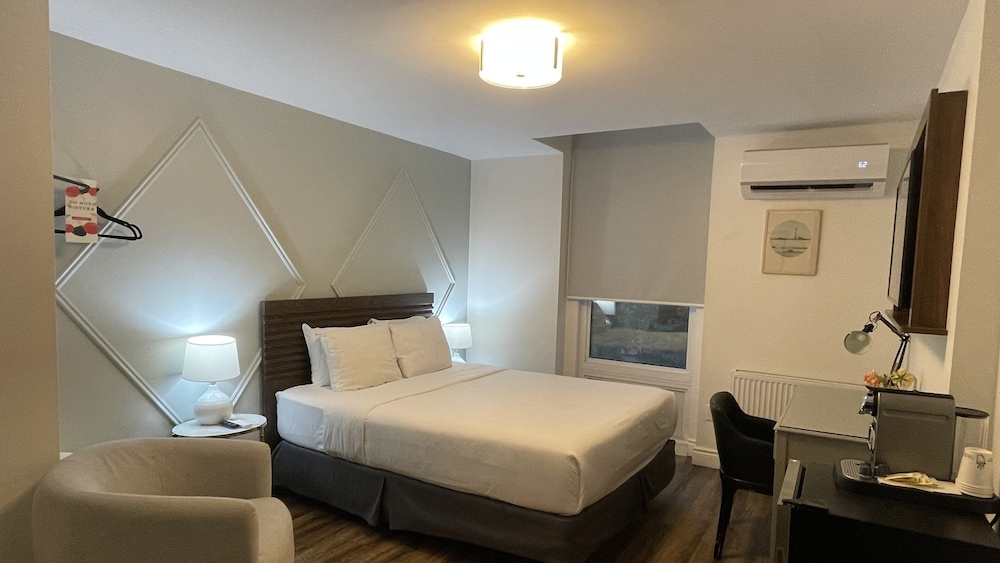 Room, 1 Queen Bed - Photo 9
