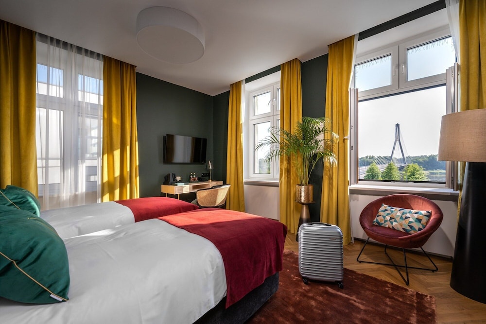 Deluxe Twin Room (River View) - Photo 1
