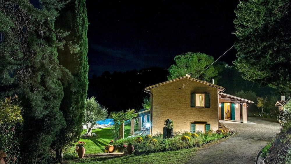 Villa photo 3