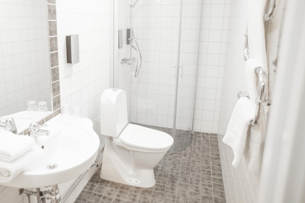 Standard Double or Twin Room - Photo 7