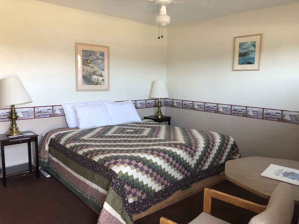 Standard Single Room, 1 King Bed - Photo 1