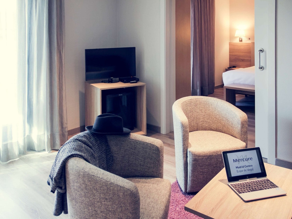 Junior Suite, 1 King Bed with Sofa bed