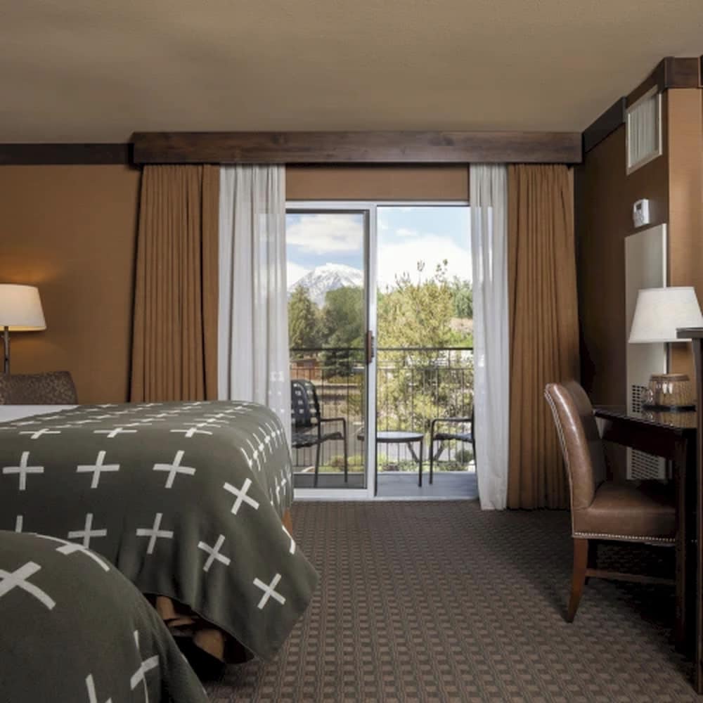 Room, 2 Queen Beds, Balcony photo 3
