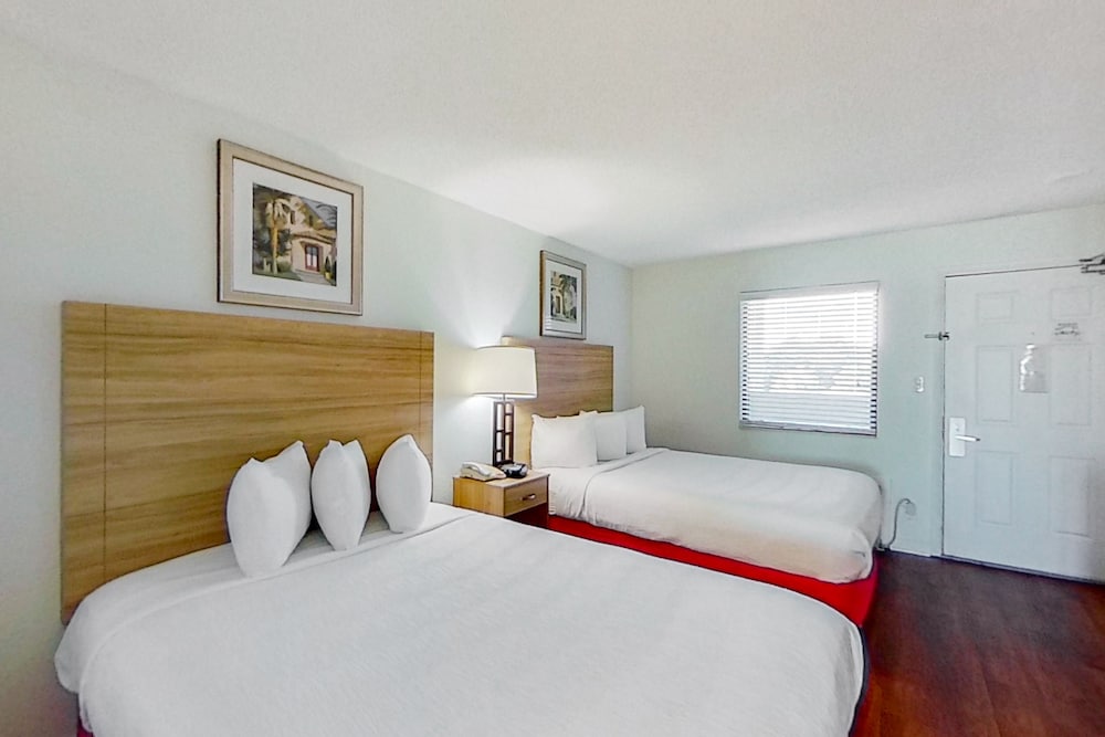 Condo, 1 Bedroom (2 Queen beds, Oceanfront) photo 1