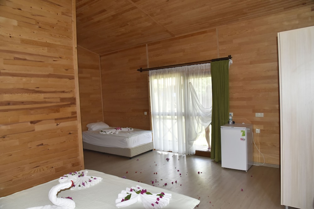 Family Bungalow (4 Person)