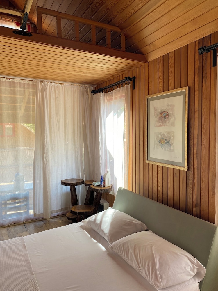 Superior Room, Beach View photo 1