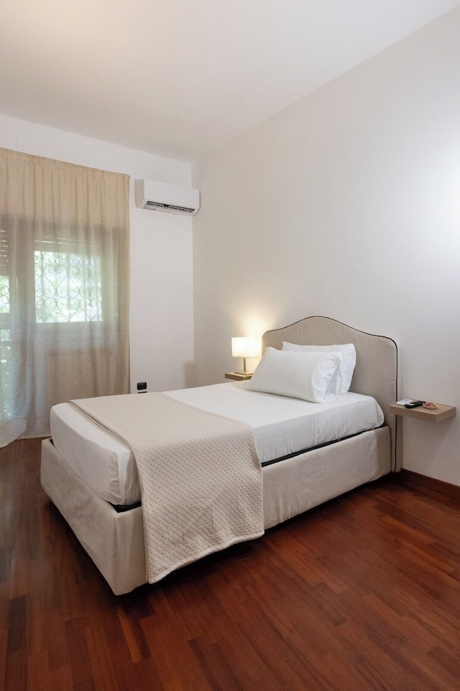 Basic Room, Balcony, Garden View