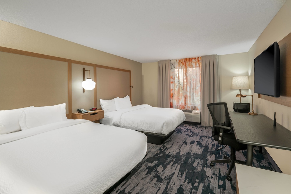 Room, 2 Queen Beds - Photo 1