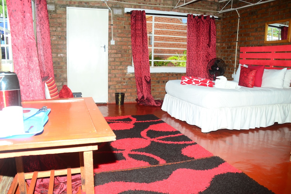 Basic Double Room, 1 Double Bed photo 3