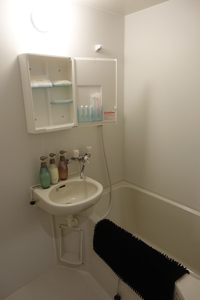 Standard Twin Room, 2 Twin Beds, Non Smoking, Private Bathroom photo 2