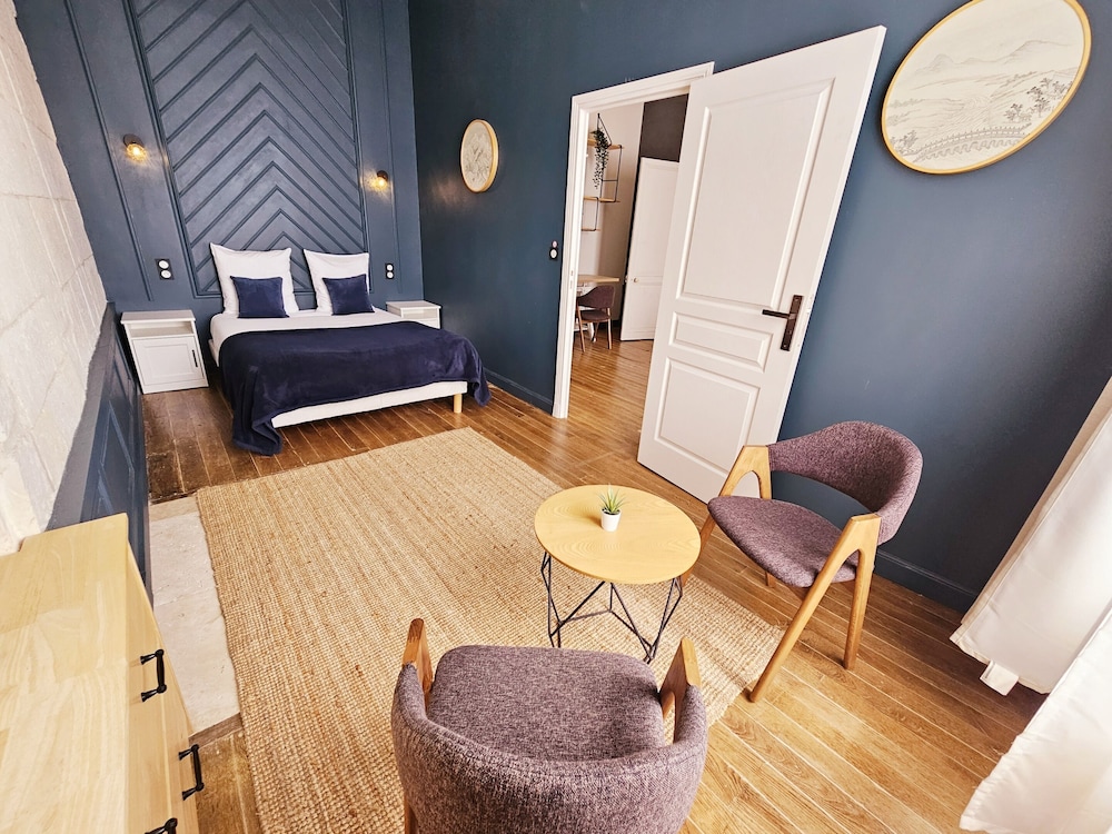 豪华公寓 (APT 22)