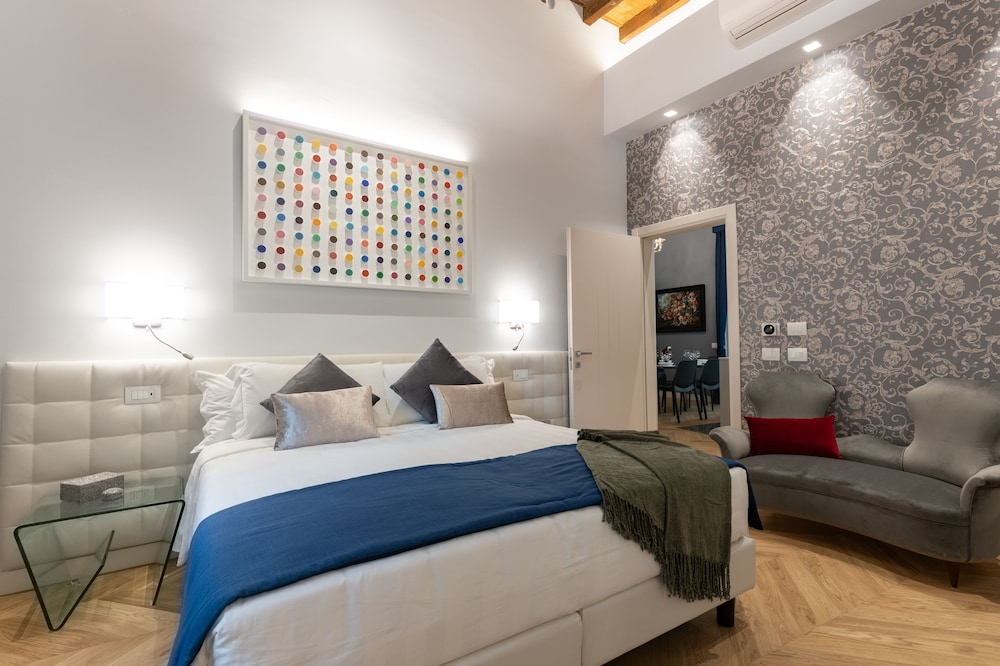 Deluxe Apartment, 2 Bedrooms, Balcony photo 2