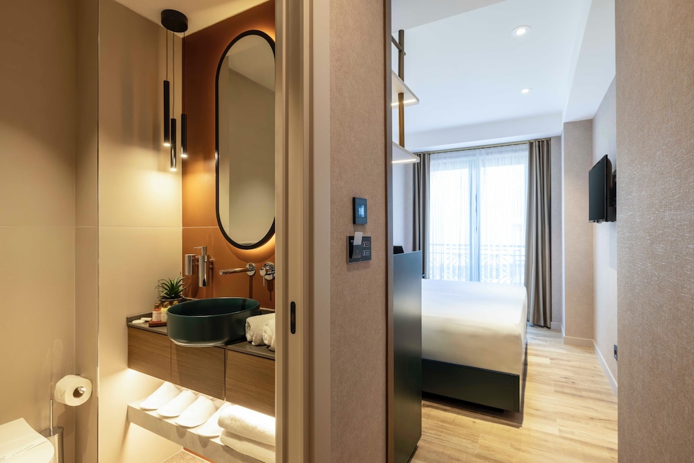 Superior Double or Twin Room, City View photo 1