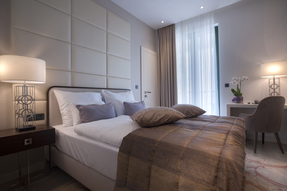 Junior Double Room, Balcony, Sea Facing