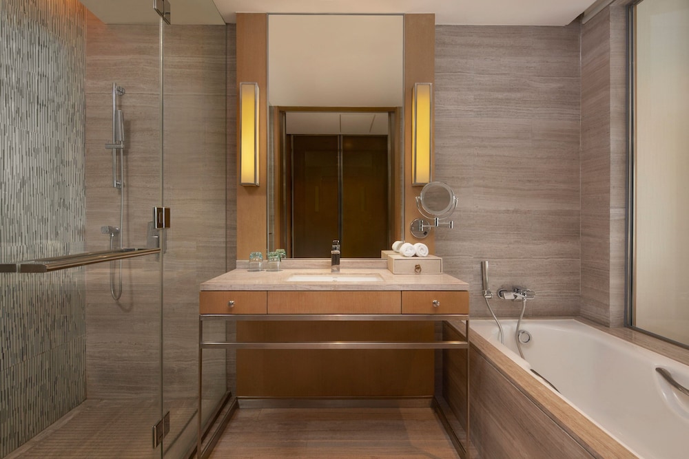 Basic Room, 2 Double Beds, City View - Photo 4