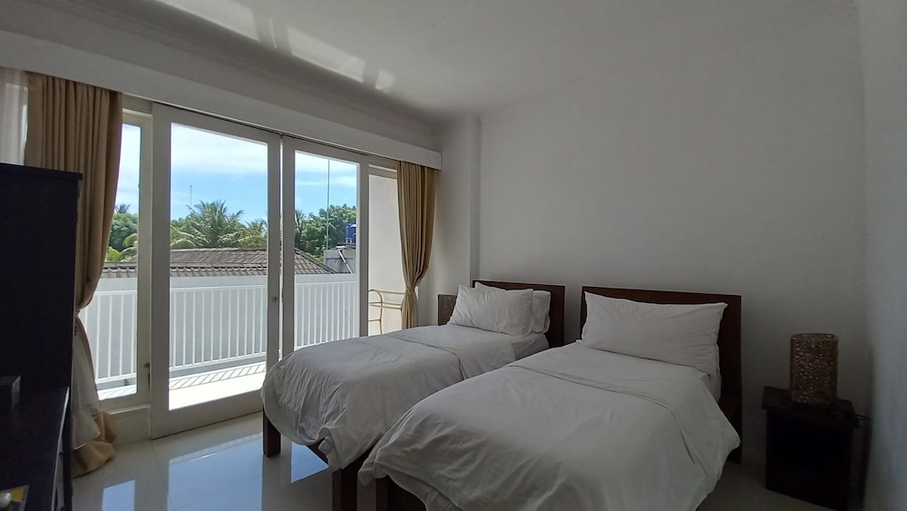 Deluxe Twin Room, Balcony - Photo 1