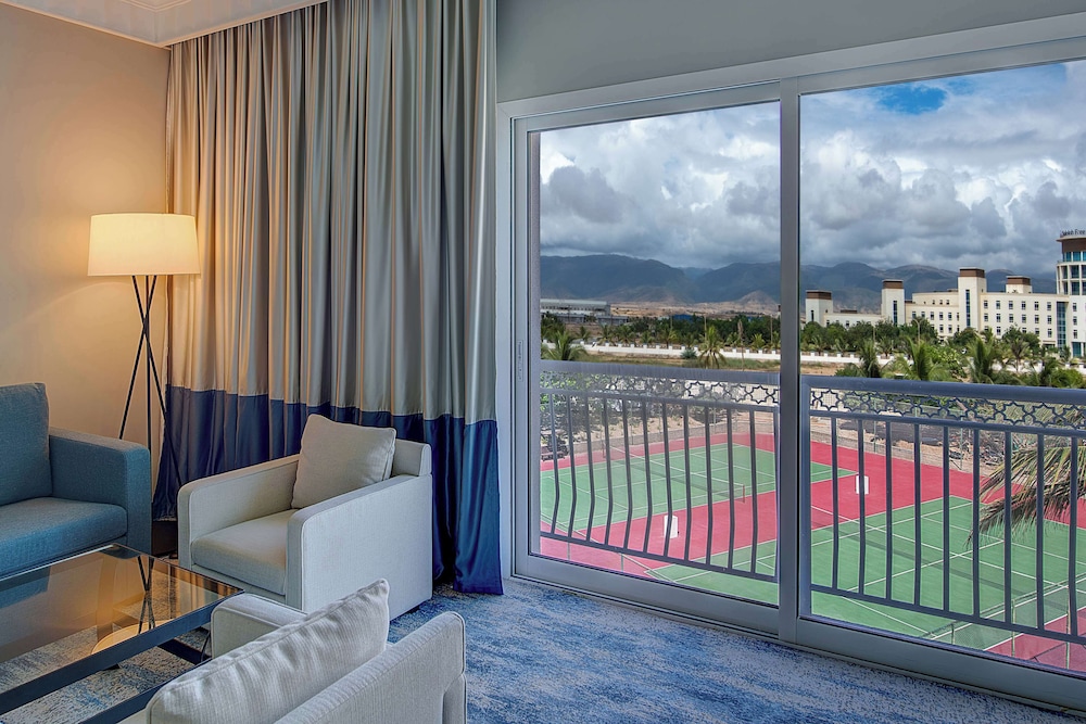 Deluxe Room, 1 King Bed (Family) - Photo 6