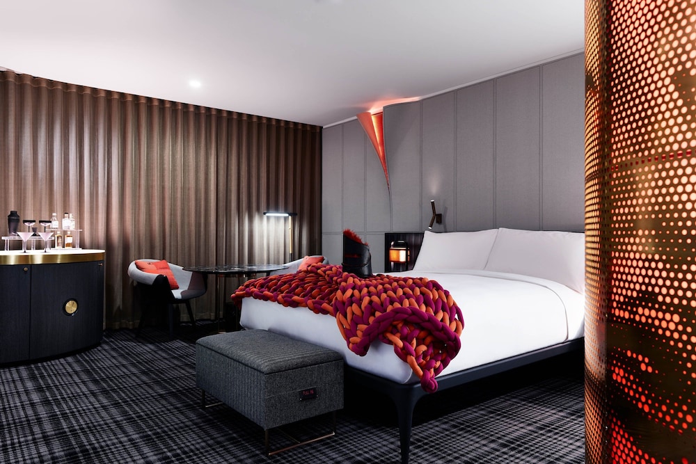 Premier Room, 1 King Bed, Non Smoking (Premier Deluxe)