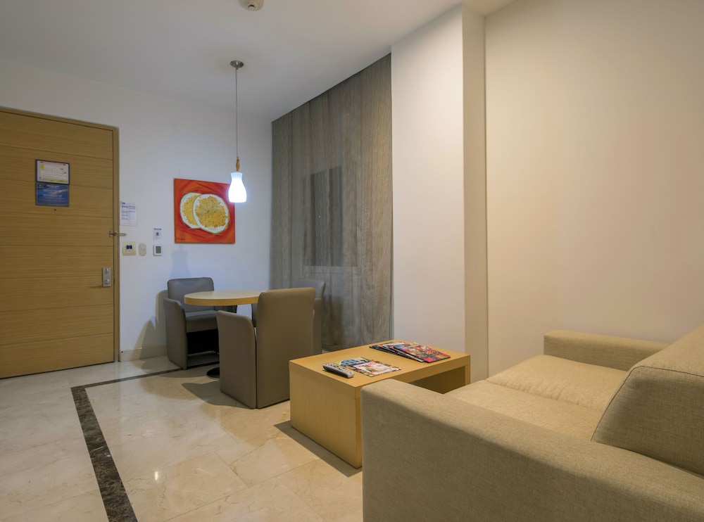 Suite - Photo 4