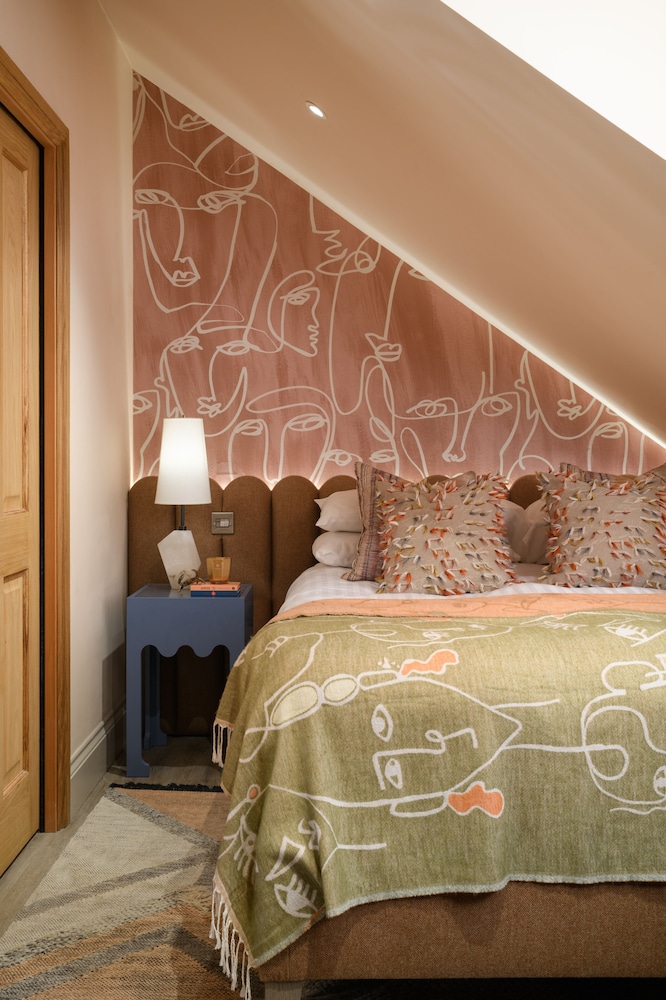 Farmhouse Small King Room