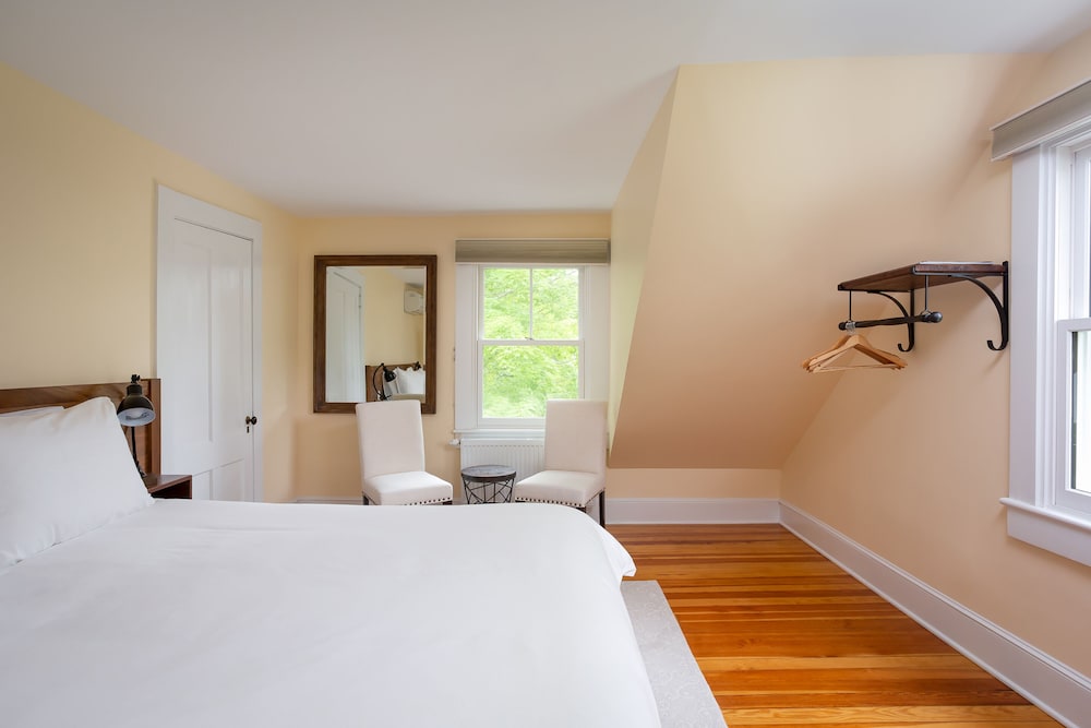 Standard Double Room, 1 Queen Bed, Private Bathroom photo 3