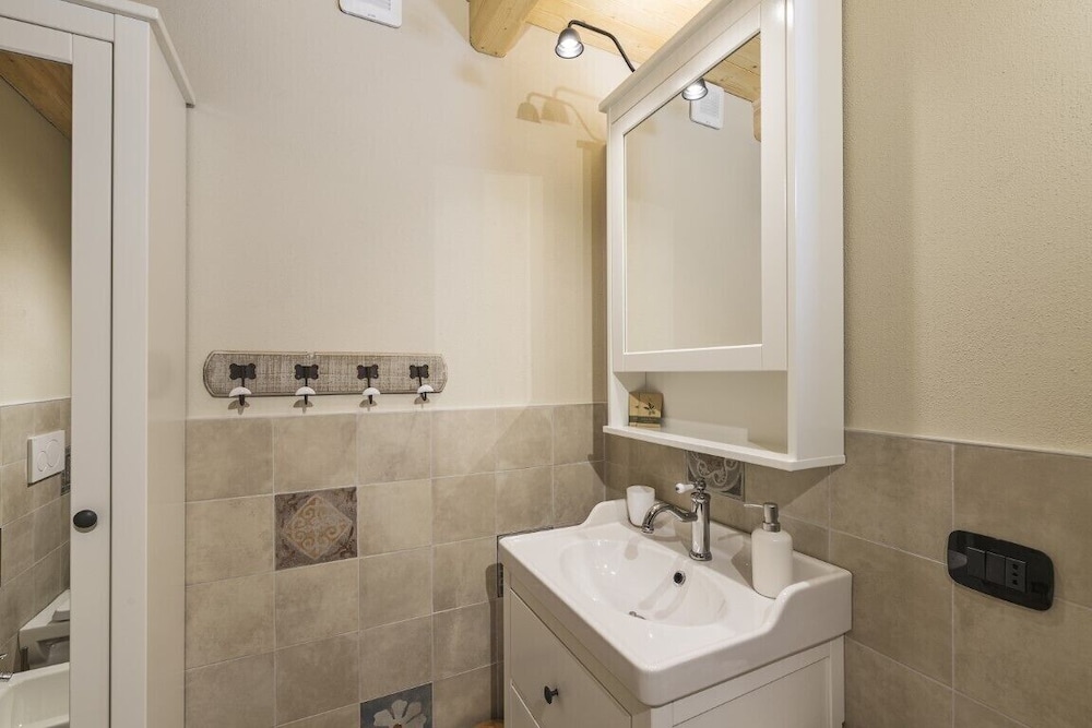 Exclusive Studio, 1 King Bed with Sofa bed, Kitchenette, Ground Floor photo 2