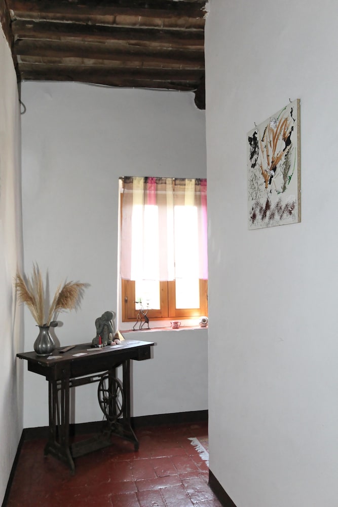 Standard Room, 1 Queen Bed, Garden View photo 3