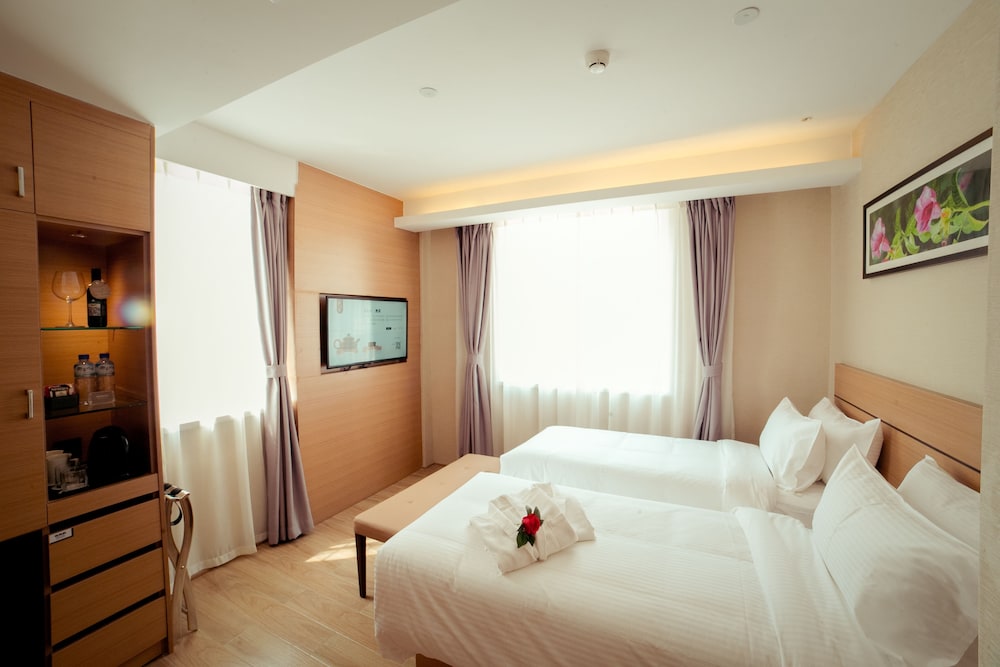 Standard Twin Room (High Floor)