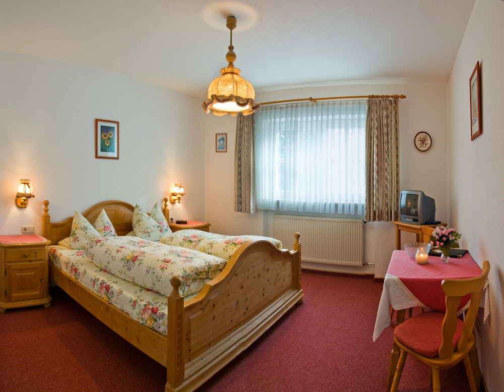 Classic Double Room, 1 Bedroom, Mountain View