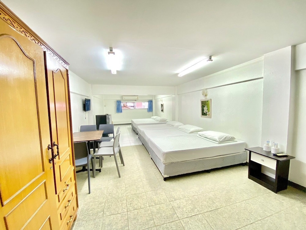 Family Room, Multiple Beds, Air conditioning, City View