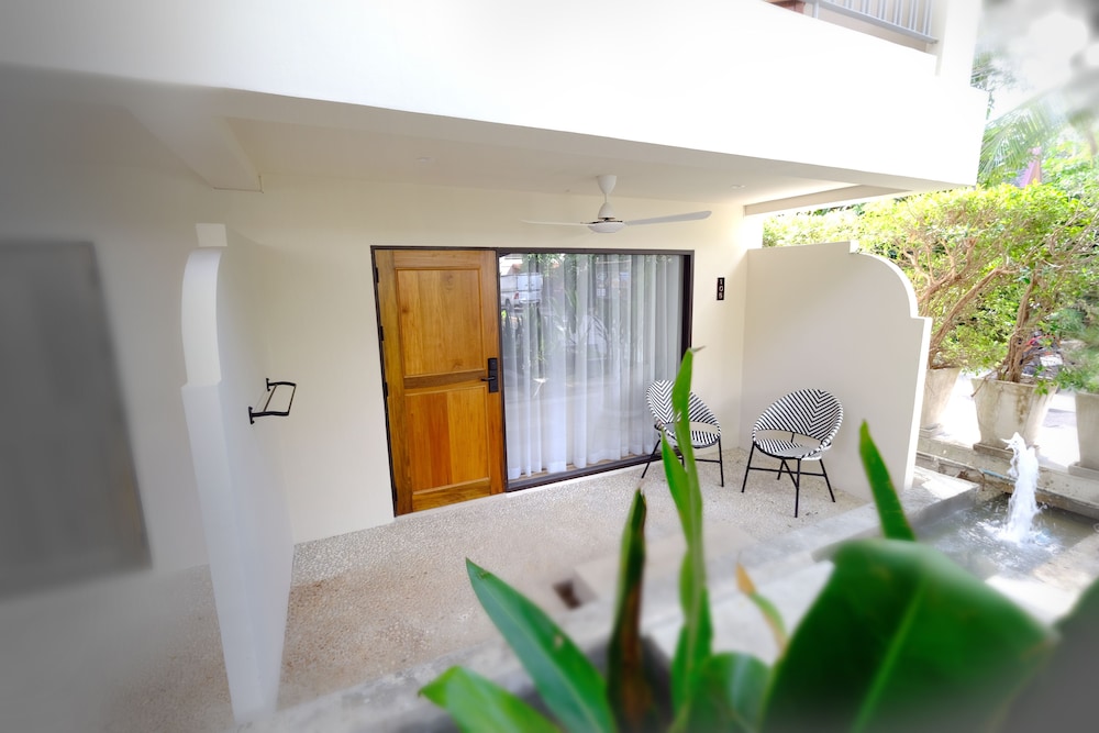 Superior Garden (1 way airport transfer) - Photo 6