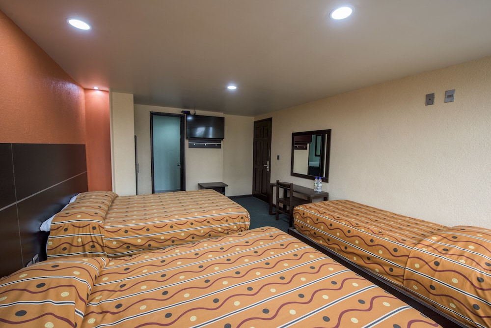 Triple Room, Multiple Beds photo 2