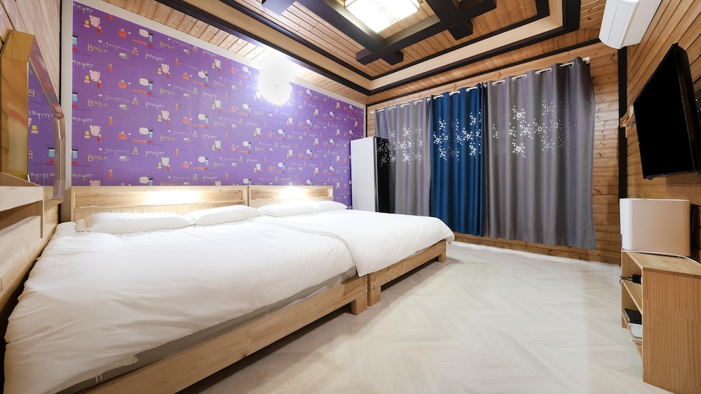 Basic Room, 1 Bedroom (101) - Photo 3