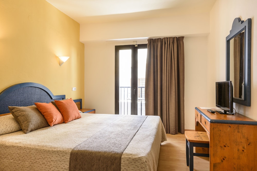 Basic Quadruple Room