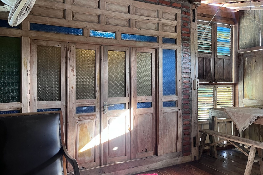 Executive Room - Photo 11